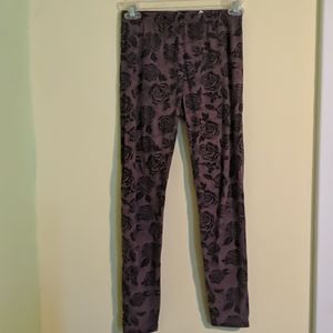 Gray on Gray Rose Print Cotton Leggings